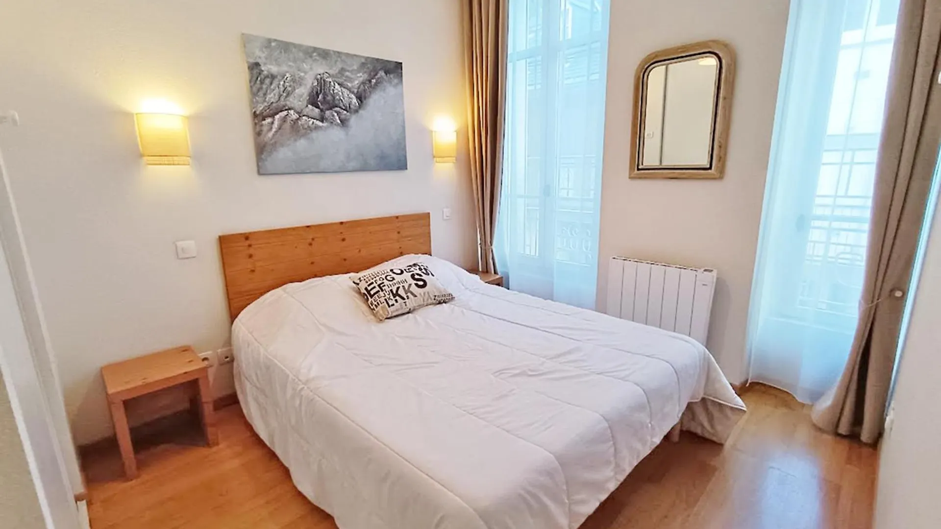 Apartment L'Eterlou, T3, Centre Luchon, Wifi, Casier A Skis, Ascenseur, 6 Personnes Bagneres-de-Luchon