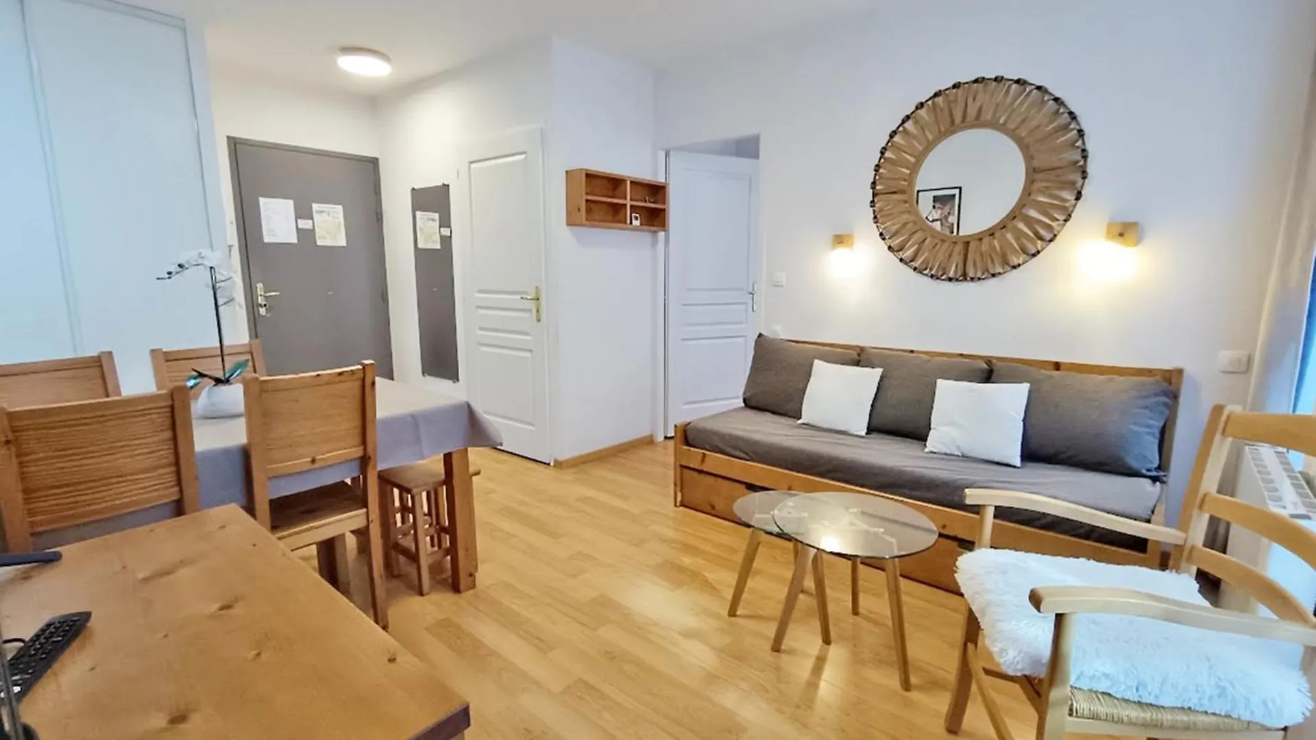 L'Eterlou, T3, Centre Luchon, Wifi, Casier A Skis, Ascenseur, 6 Personnes Bagneres-de-Luchon 0*,  France