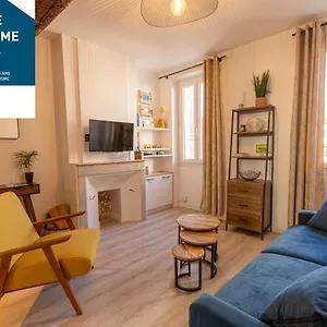 https://t2-au-coeur-du-village-de-sanary-200m-du-port.fr-provencehotel.com